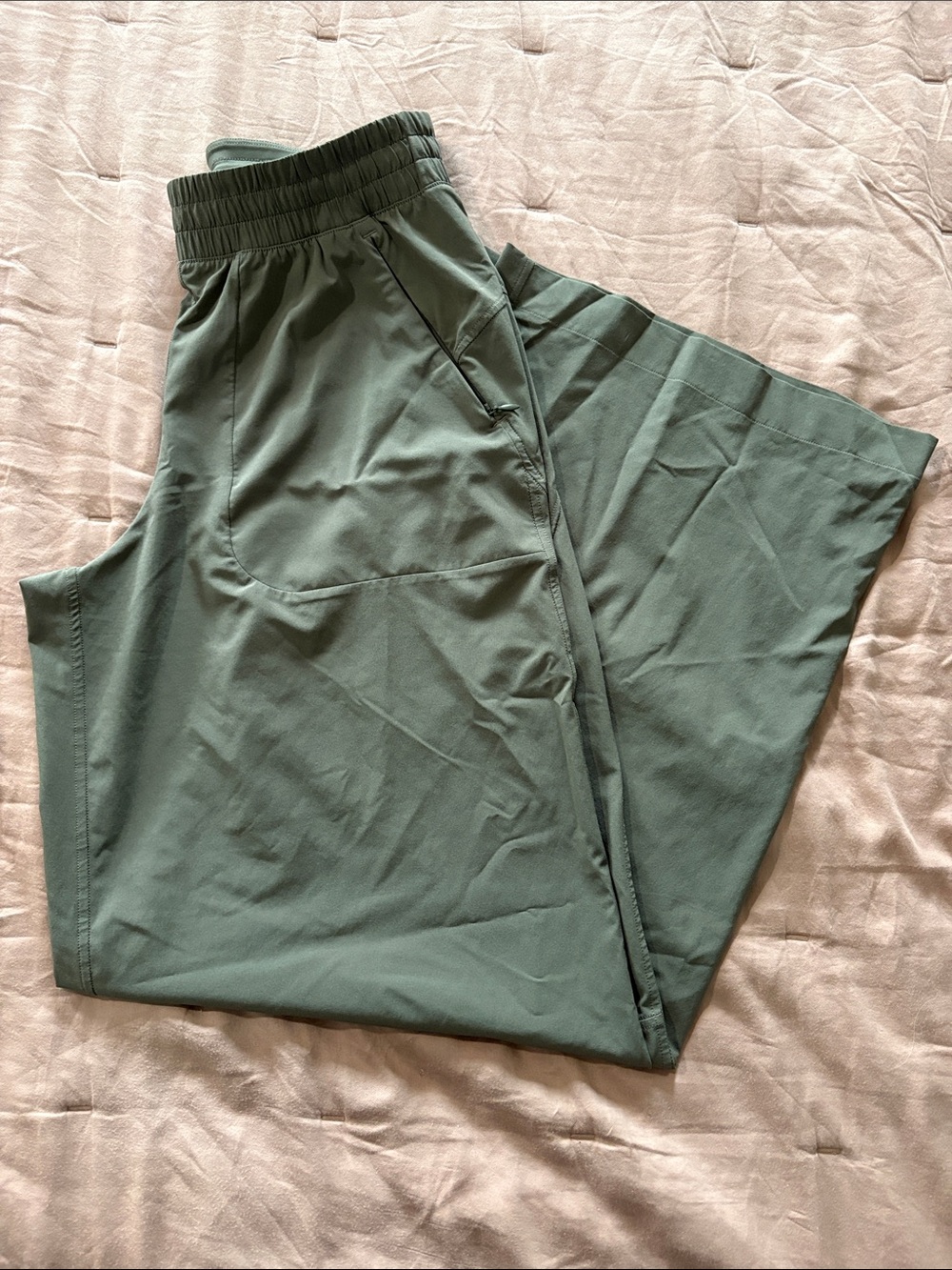 Lululemon Swift Mid-Rise Wide-Leg Pant